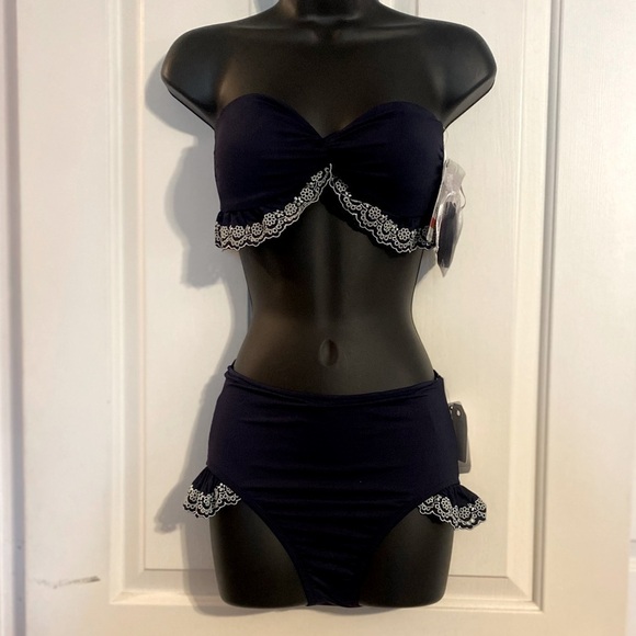 “ANNE COLE” Apple of My Eyelet Bikini - Picture 8 of 16